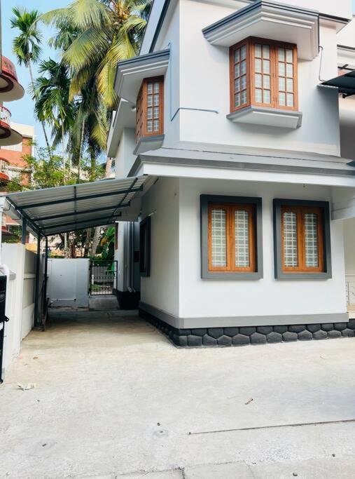 Home In Guruvayur-3 Bedroom Exteriér fotografie
