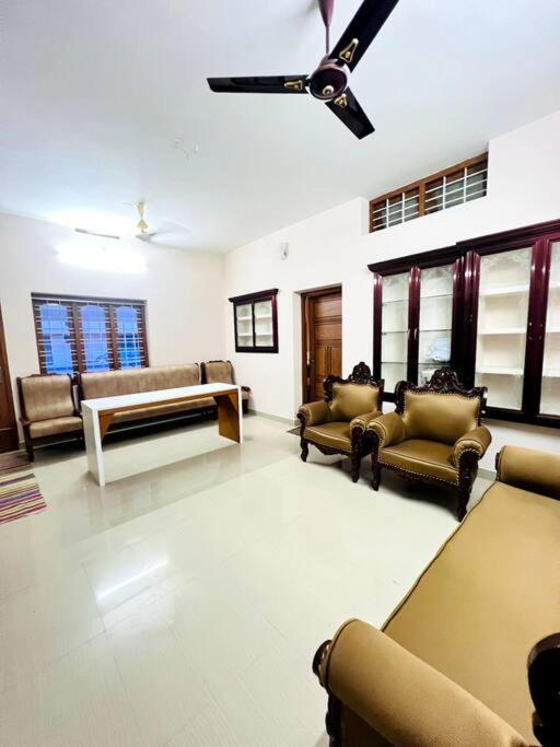 Home In Guruvayur-3 Bedroom Exteriér fotografie
